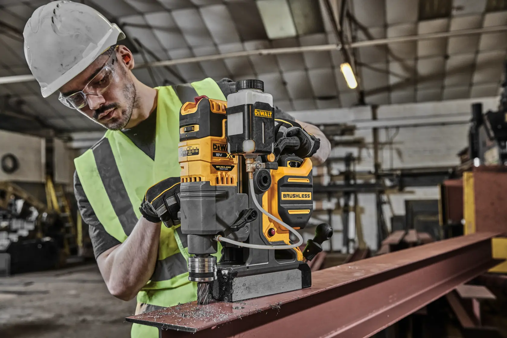 18V XR akkukäyttöinen magneettiporakone, 2 x 9,0 Ah GFN -akku