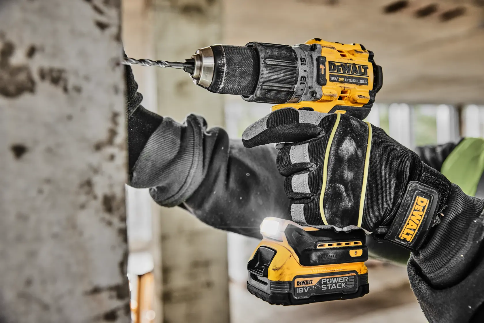 18V XR iskuporakone, 1 x POWERSTACK Compact -akku