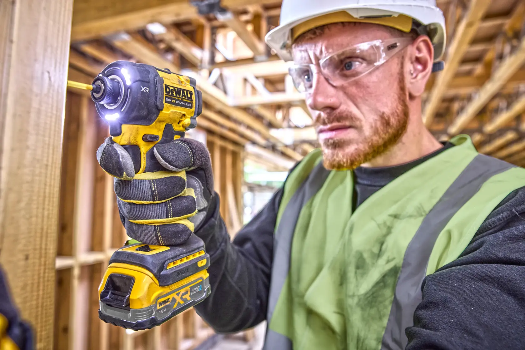 18V XR hiiliharjaton hydraulinen akkuiskuruuvinväännin, 2 x 1.7Ah POWERSTACK-akku