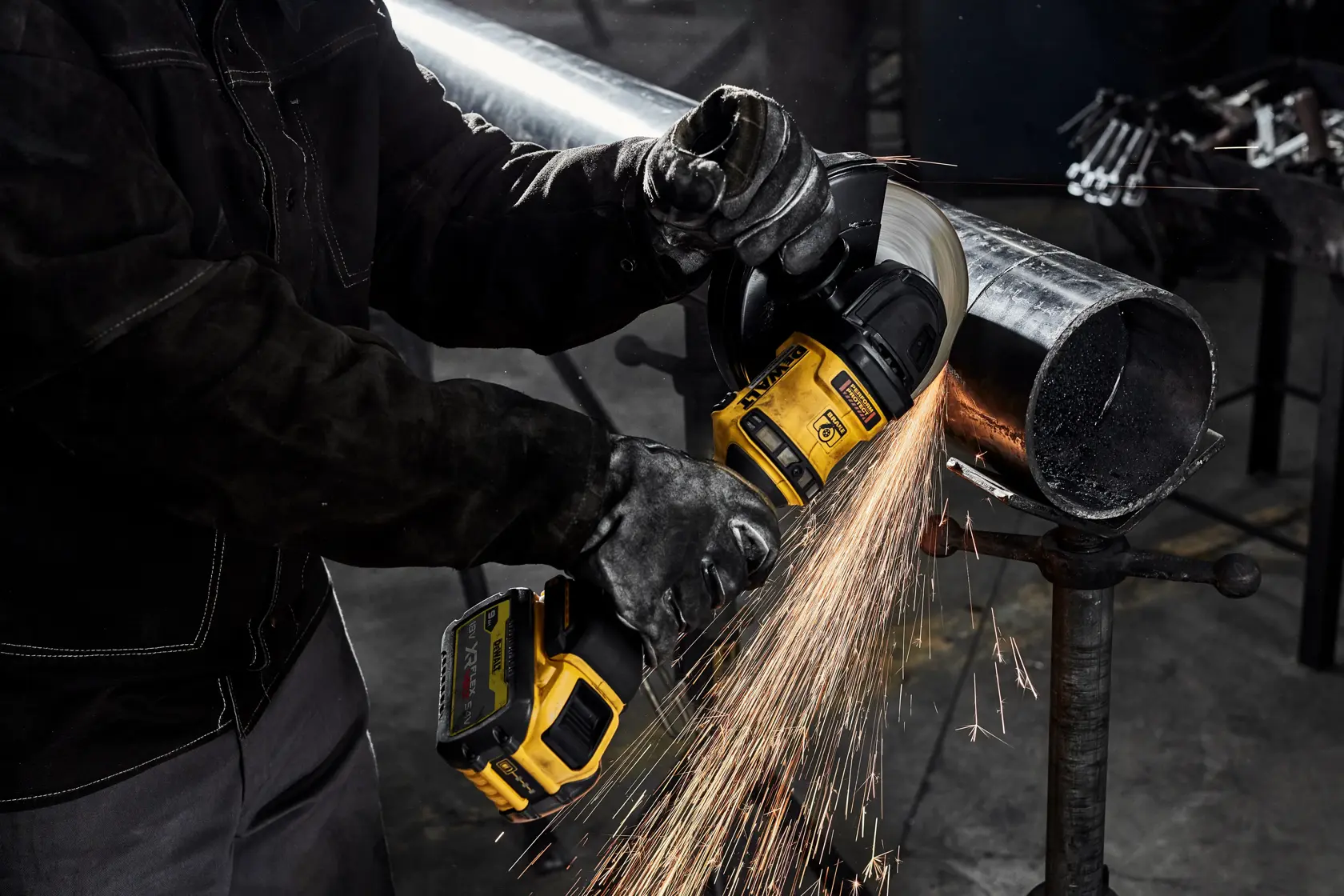 54V XR FLEXVOLT 180 mm kulmahiomakone, runko