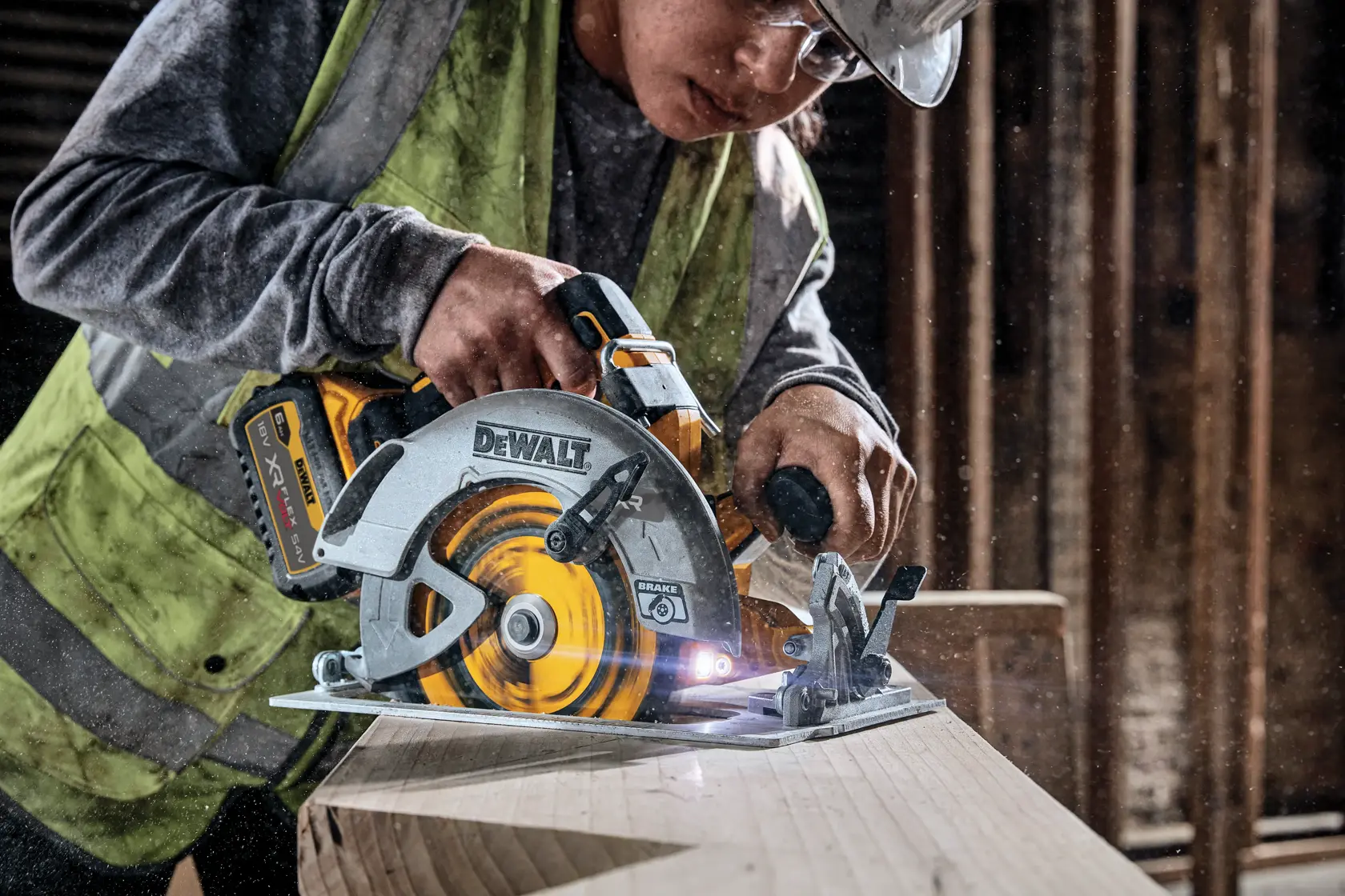 18V XR 190mm pyörösaha FLEXVOLT ADVANTAGE -teknologialla , runko