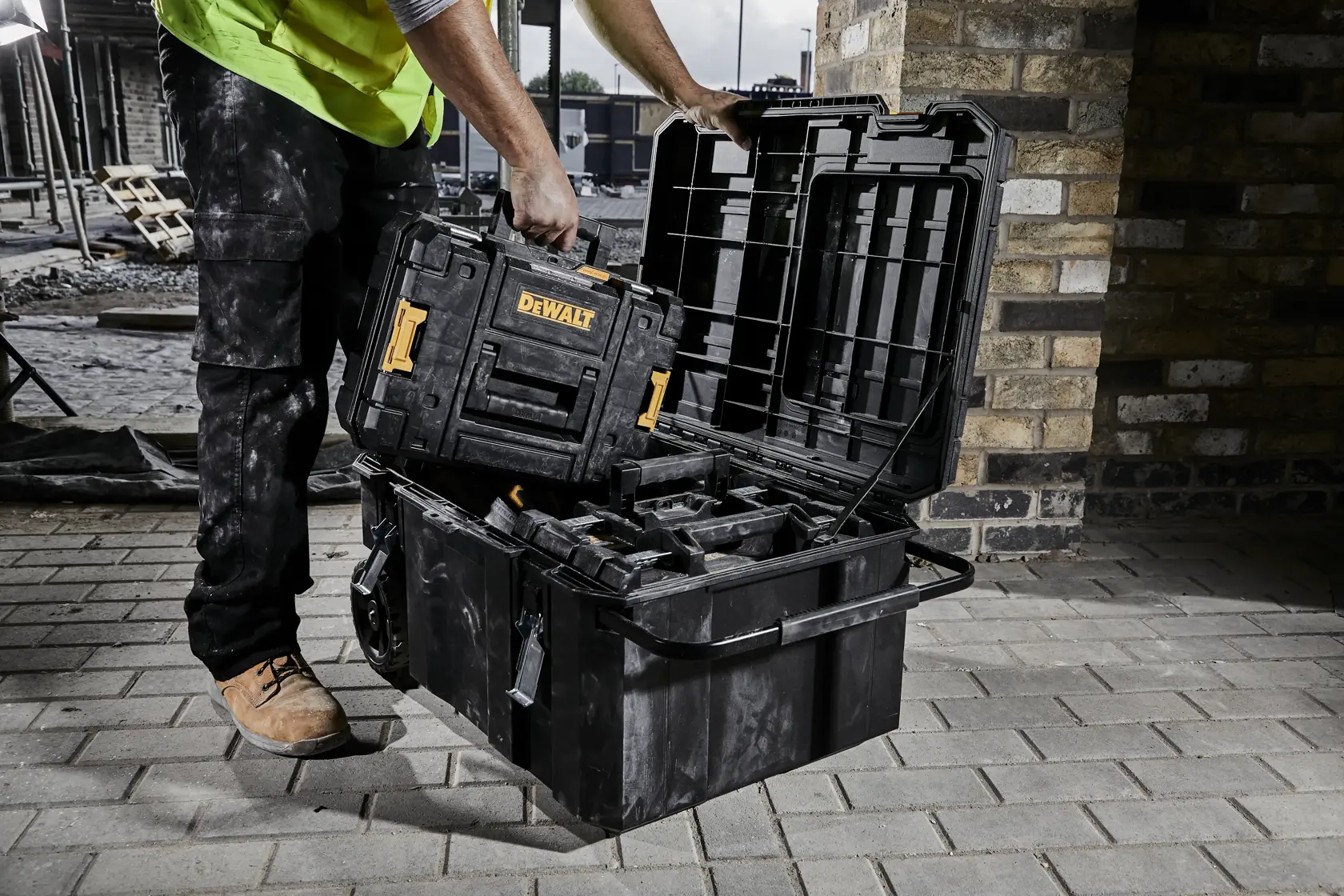 DEWALT® TSTAK™ Quick-Access -työkalulaatikko