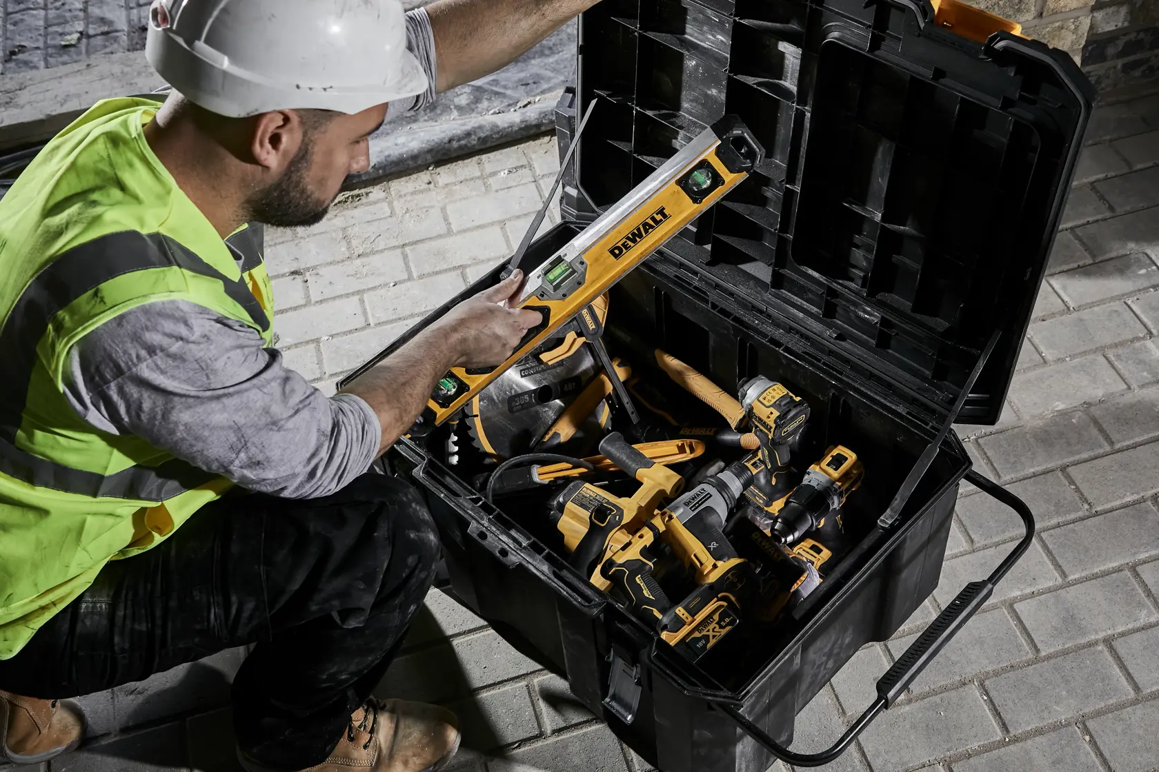 DEWALT® TSTAK™ Quick-Access -työkalulaatikko