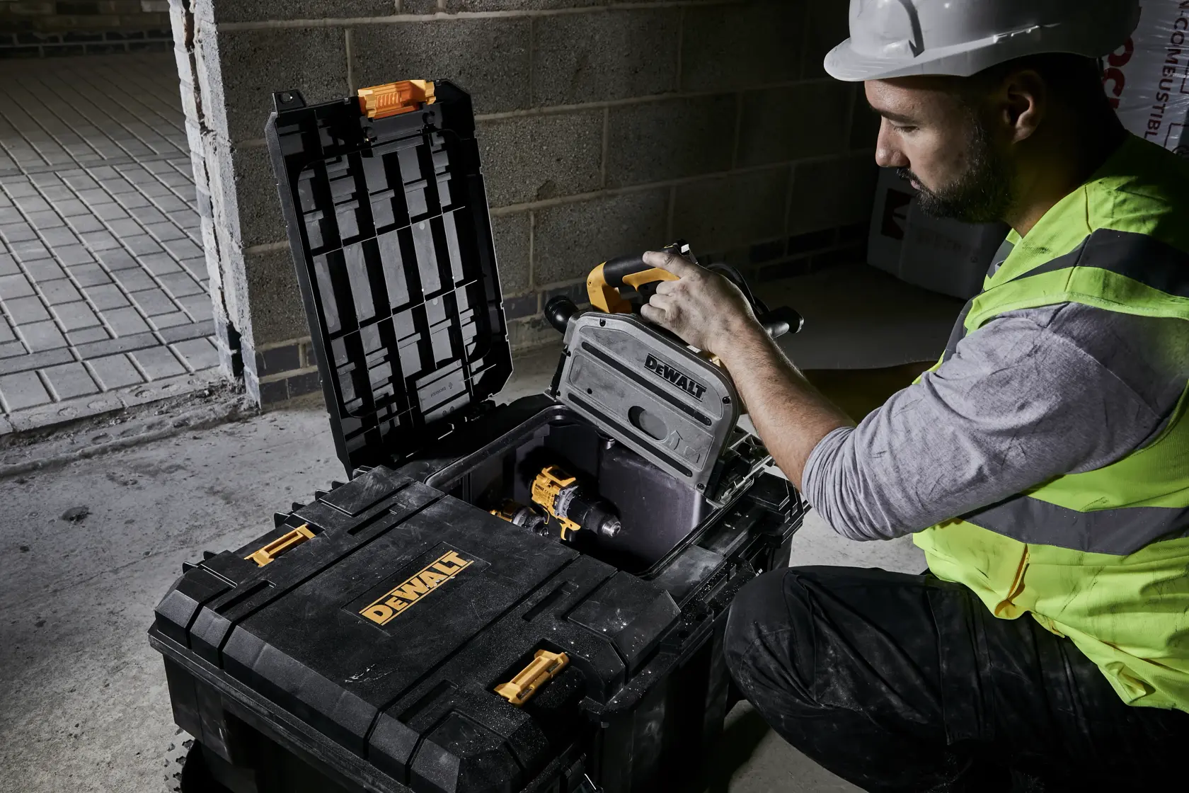 DEWALT® TSTAK™ Quick-Access -työkalulaatikko